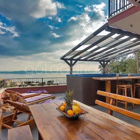 Holiday Home Darius With Hot Tub 马卡尔斯卡 外观 照片