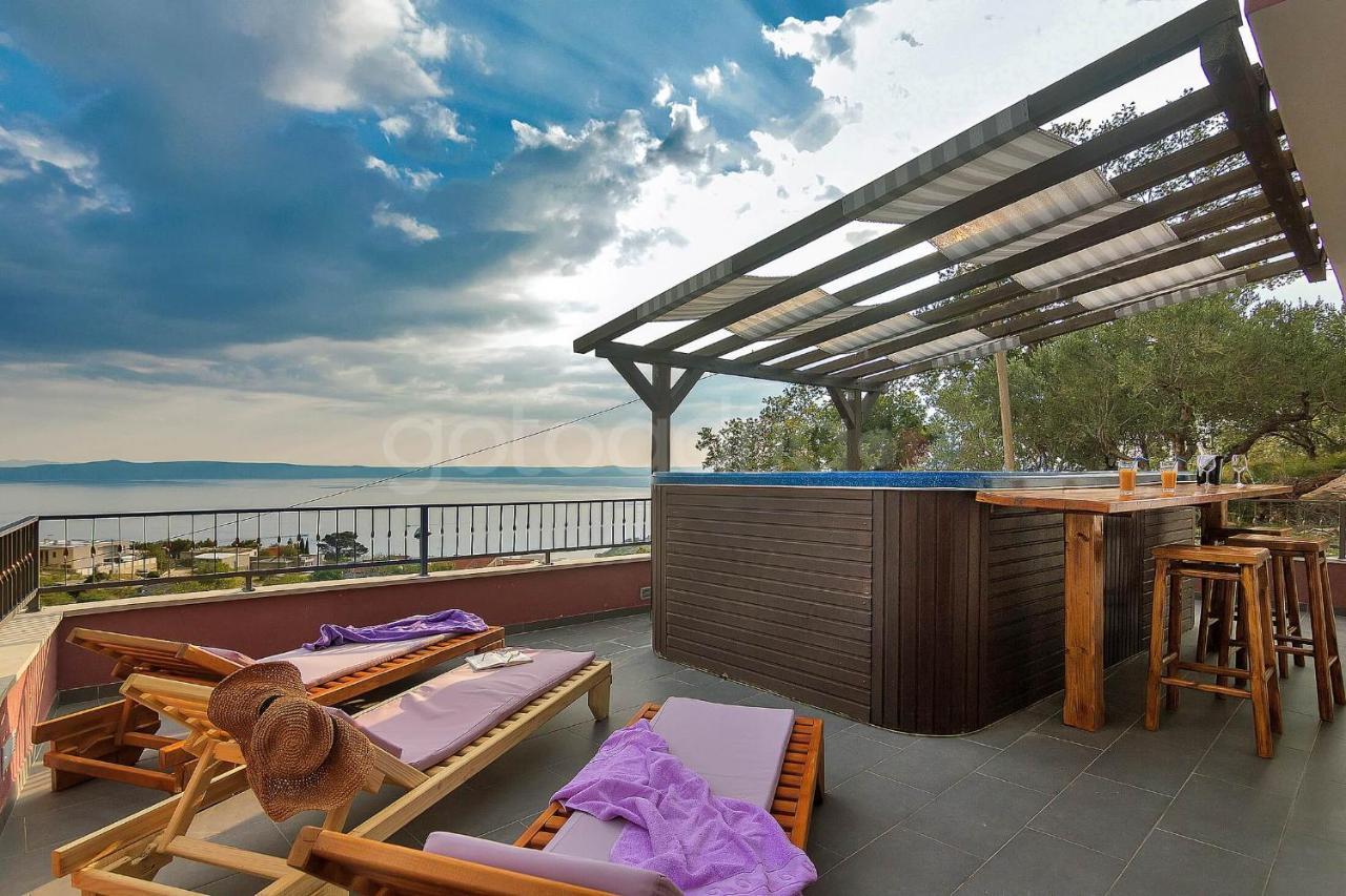 Holiday Home Darius With Hot Tub 马卡尔斯卡 外观 照片