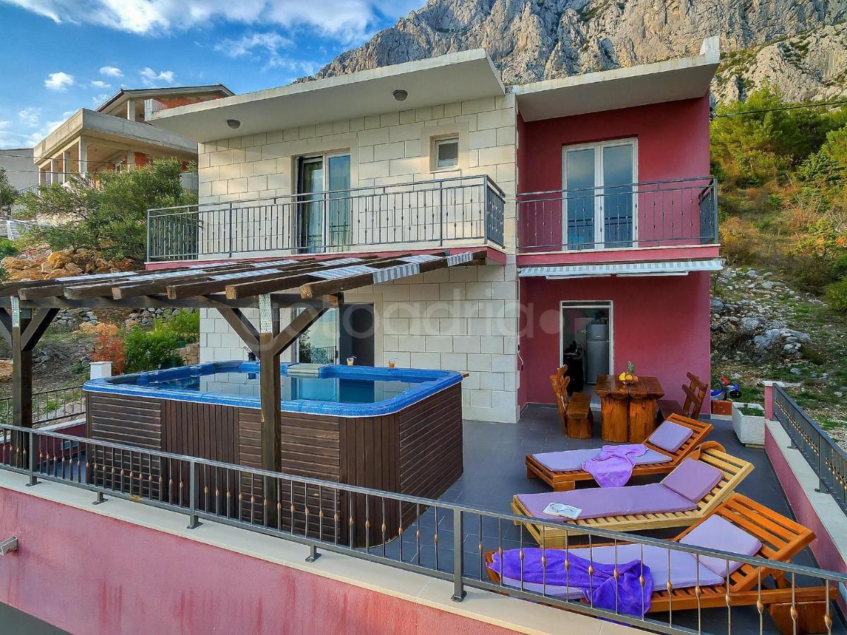 Holiday Home Darius With Hot Tub 马卡尔斯卡 外观 照片