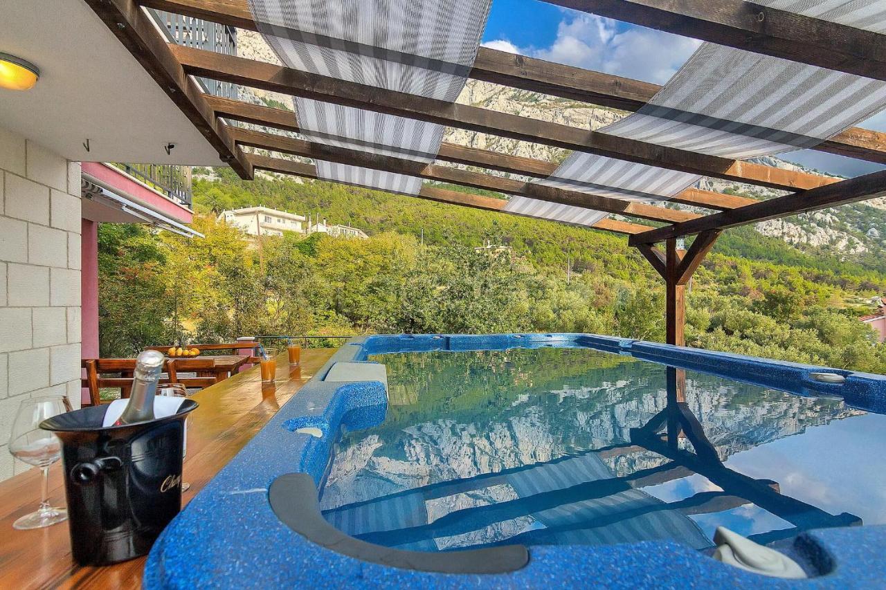 Holiday Home Darius With Hot Tub 马卡尔斯卡 外观 照片